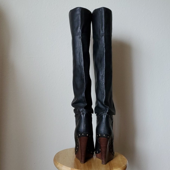 Boots - Picture 3 of 8